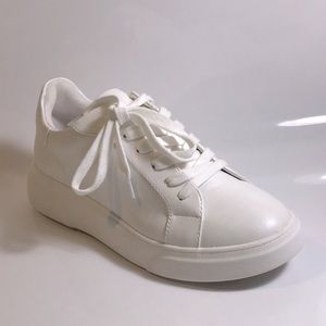 Madden Girl Coop Lace Up Flat form Sneakers White Size 8